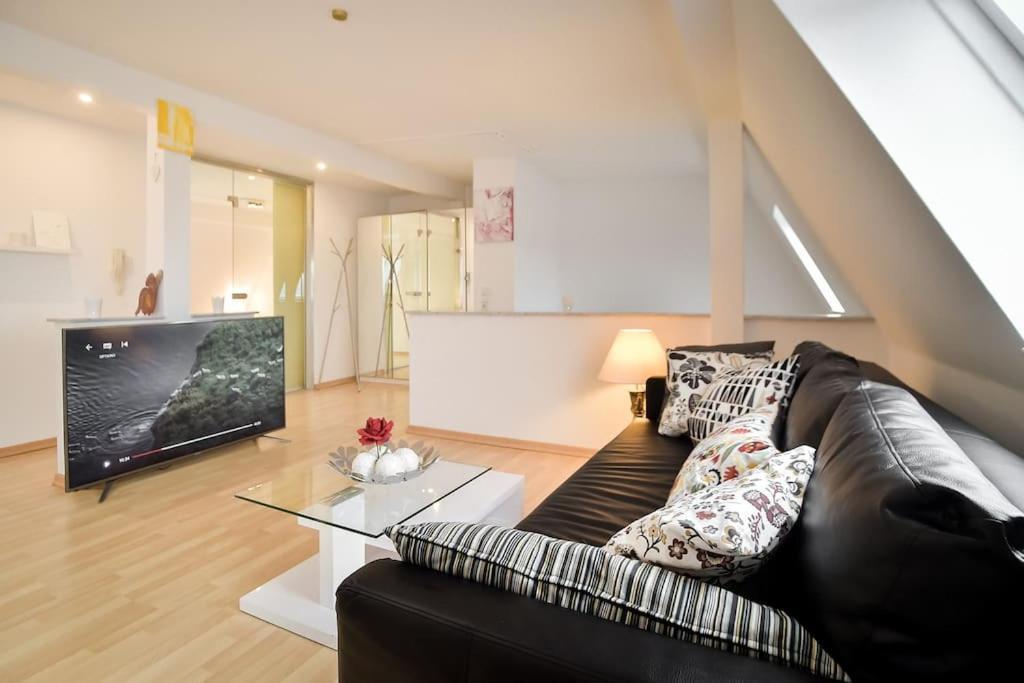 5 Secret Escape Apartment Above Stuttgart Ngoại thất bức ảnh