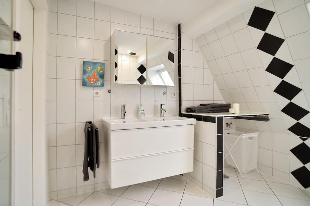 5 Secret Escape Apartment Above Stuttgart Ngoại thất bức ảnh
